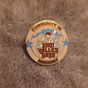 💥FALL SALE💥VINTAGE Simi Valley Days Commemorative Pin